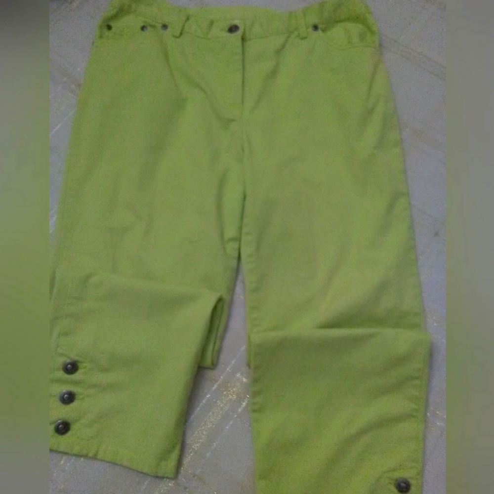 BNWOT JEANS GREEN BY RUBY RED SZ.6 STRETCH BUTTONS ON LEGS